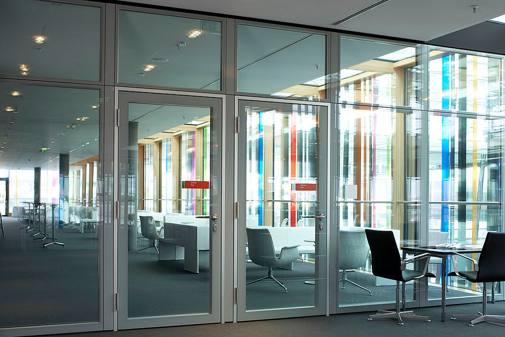 How to Repair a Glass Door