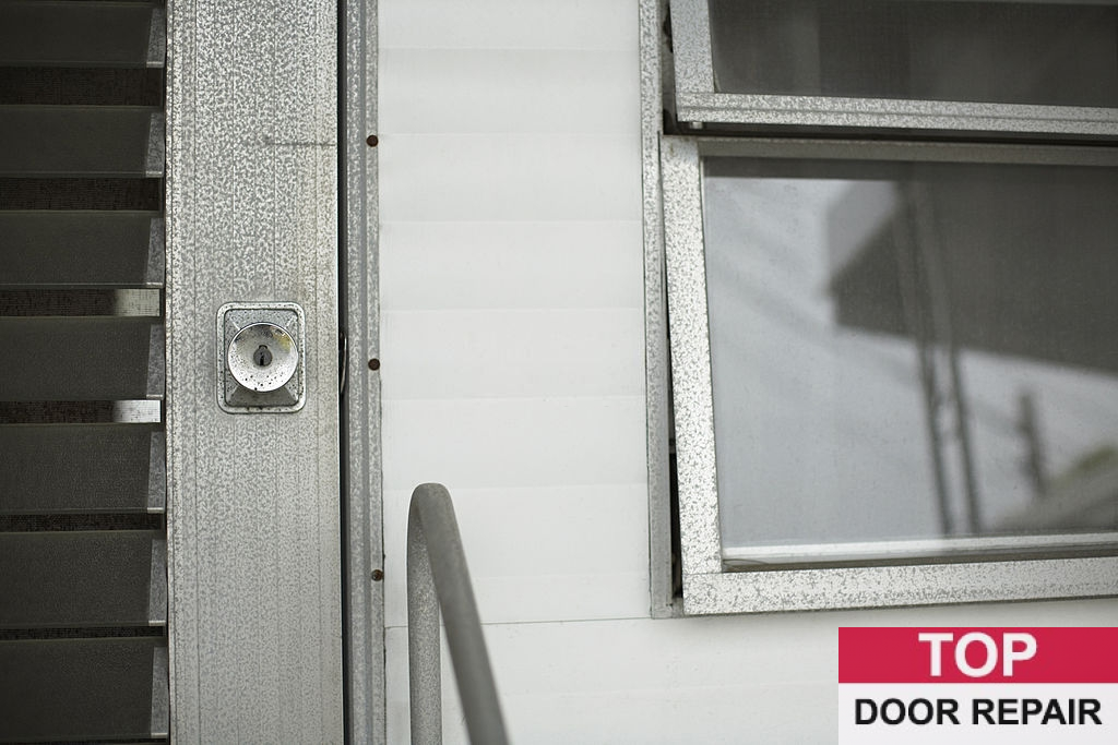 How to Repair a Vinyl Door